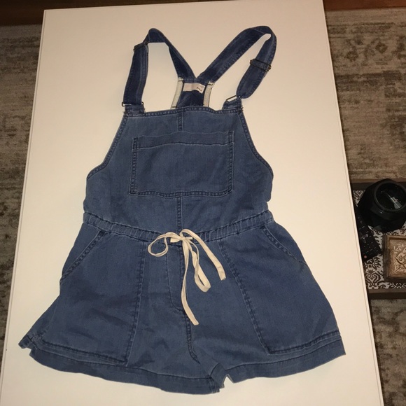 AKIRA Dresses & Skirts - Aritzia Beatriz overall romper size XS